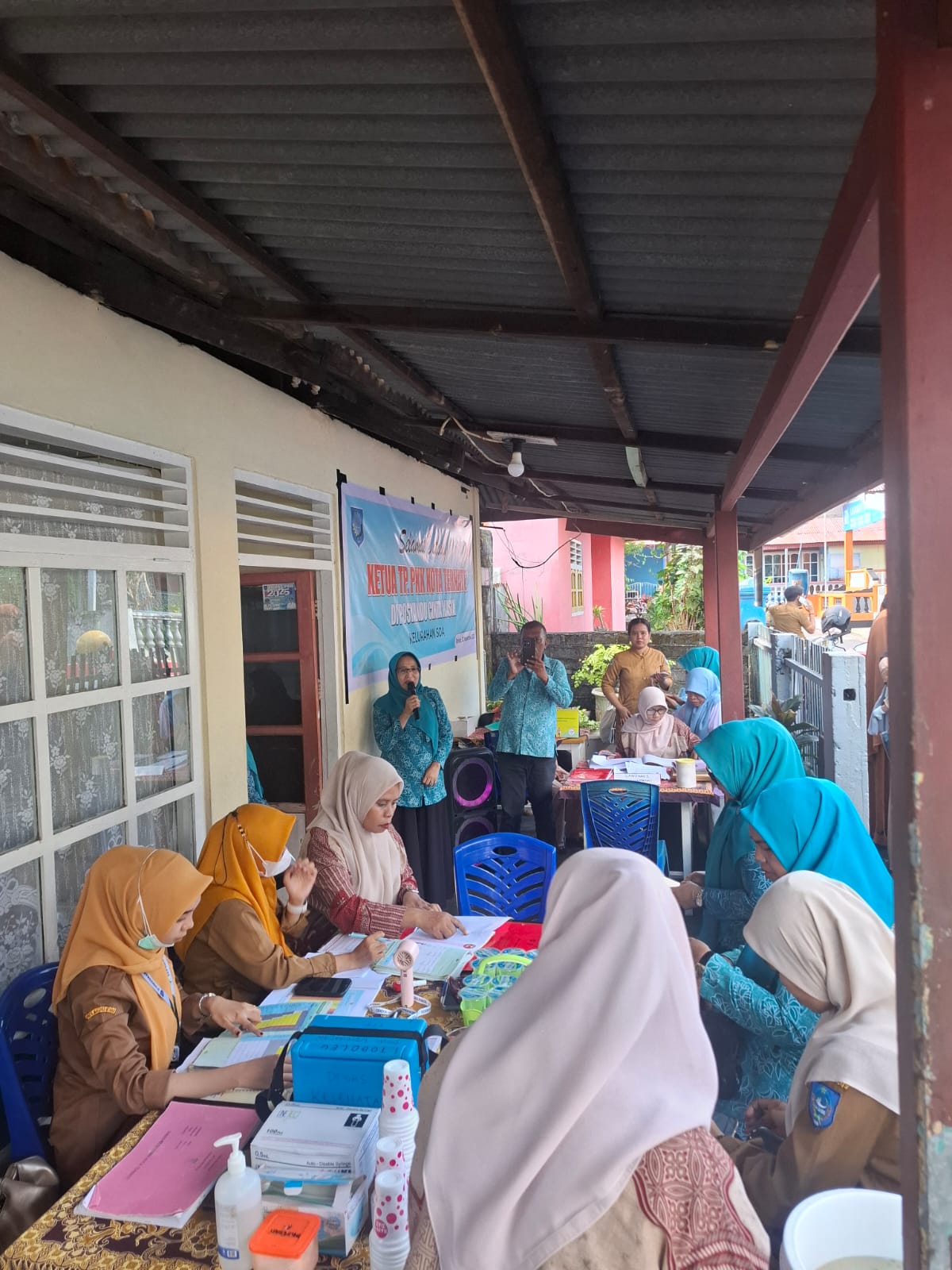 Kunjungan TP. PKK Kota Ternate beserta rombongan di Posyandu Cinta Kasih Kelurahan Soa